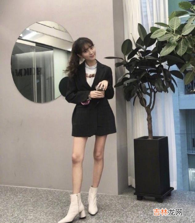 糖果色的衣服怎么搭配？