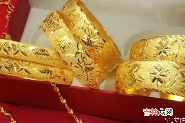 三金和钻戒包括什么 三金和钻石戒指什么时候送