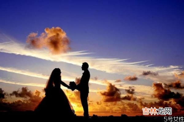 订婚的意义是什么？ 求婚在订婚前还是订婚后