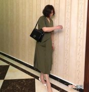 55岁适合穿什么颜色衣服？