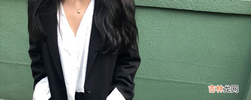 军绿色裤子配什么上衣