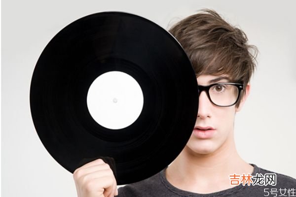 有不吵架的夫妻吗？ 夫妻不吵架正常吗？