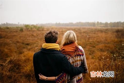 如何判断处女心里有你，对你若即若离