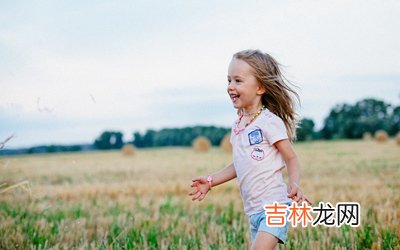 2020庚子鼠年八月初十日出生的女孩怎么起名？