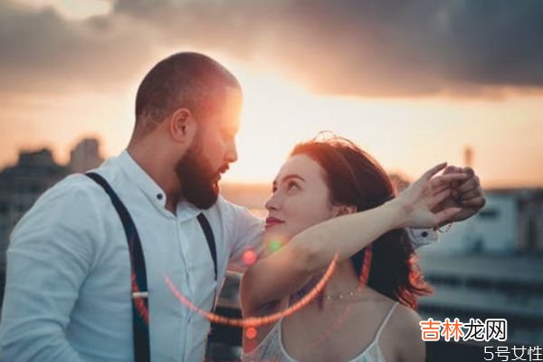 婚姻出现第三者怎么办？ 出轨的婚姻必须离婚吗？