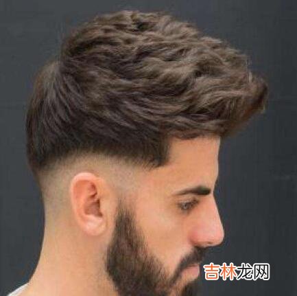 男生发质硬适合什么发型？