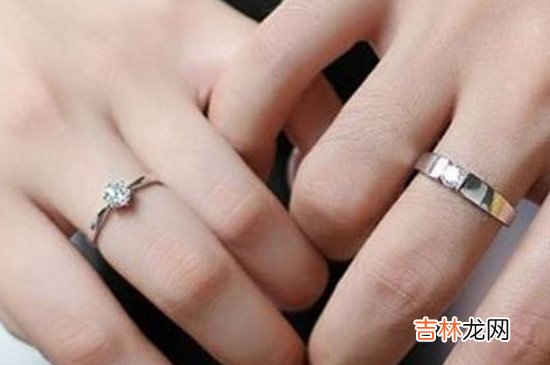 戒指戴中指什么意思