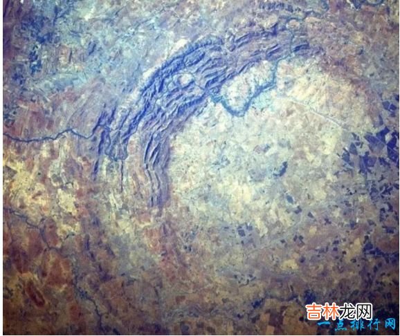 世界上最大的10个陨石坑排行榜第9个看得人心慌