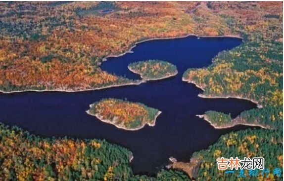 世界上最大的10个陨石坑排行榜第9个看得人心慌