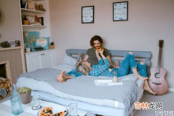 夫妻离婚孩子怎么判 女方提出离婚吃亏在哪