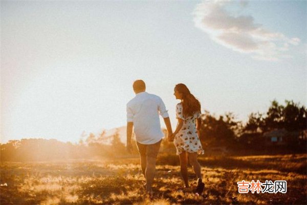 老婆总是和别的男人聊天怎么办？ 老婆跟别的男人聊天心理