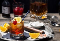 8种不同种类的鸡尾酒