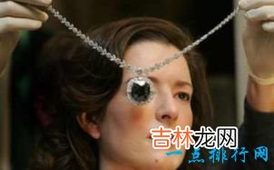 脊背发凉 世界上最可怕的东西 真实恐怖被诅咒的物品
