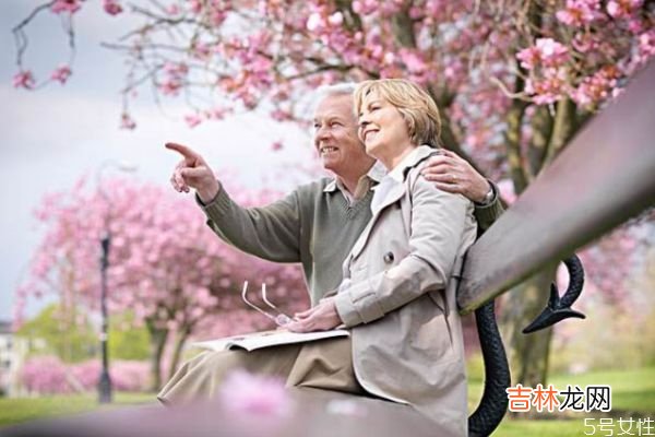 为什么男人会选择离婚不离家 离婚不离家的男人心理