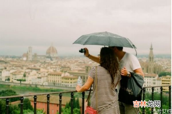 男人出轨抓痕一般在哪 一个男人出轨的表现