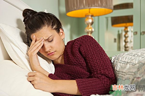 朋友哭了我该怎么办??朋友伤心了怎么开导?