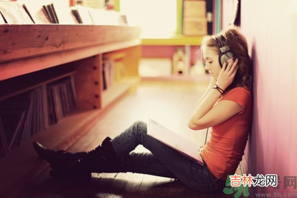 丢掉不爱你的人 女人怎么来爱自己？