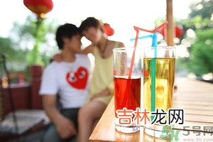 为什么男朋友不信任我？男朋友不信任我怎么办？？