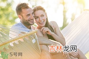 女生喜欢成熟的男生吗？？女生喜欢成熟稳重的类型吗？？