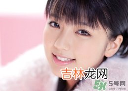 女生说自己丑怎么回答?女生说自己丑怎么夸她?