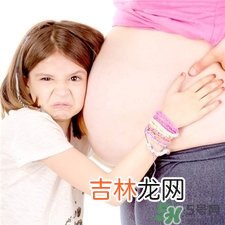 生二胎怎么安抚老大?生二胎对第一胎小孩的影响?