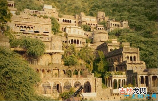 全球最恐怖的十大禁地 令人毛骨悚然的鬼屋城堡