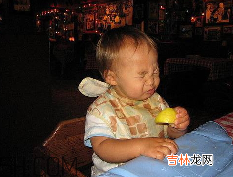 吃柠檬网络用语是什么?意思 你忙吧我吃柠檬怎么回