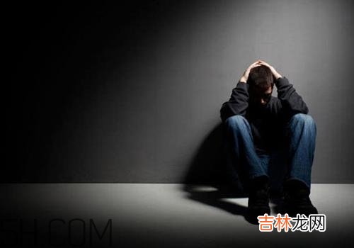 焦虑症患者为什么一到晚上就焦虑得厉害?焦虑症严重了会怎么样?