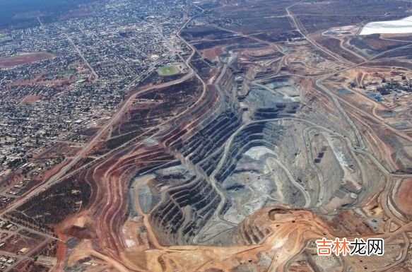 世界十大奇洞 “地狱之门”上榜