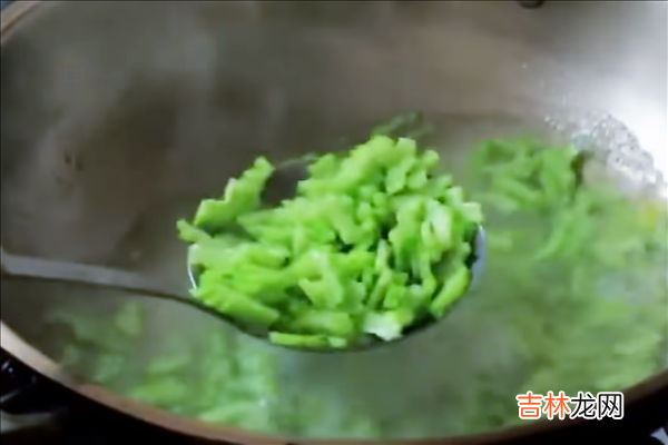 苦瓜煎蛋的做法 切法形状很关键