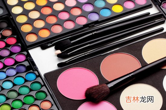 没有红色眼影可以用什么来代替