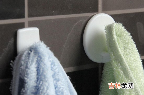 墙上挂钩怎么取下来