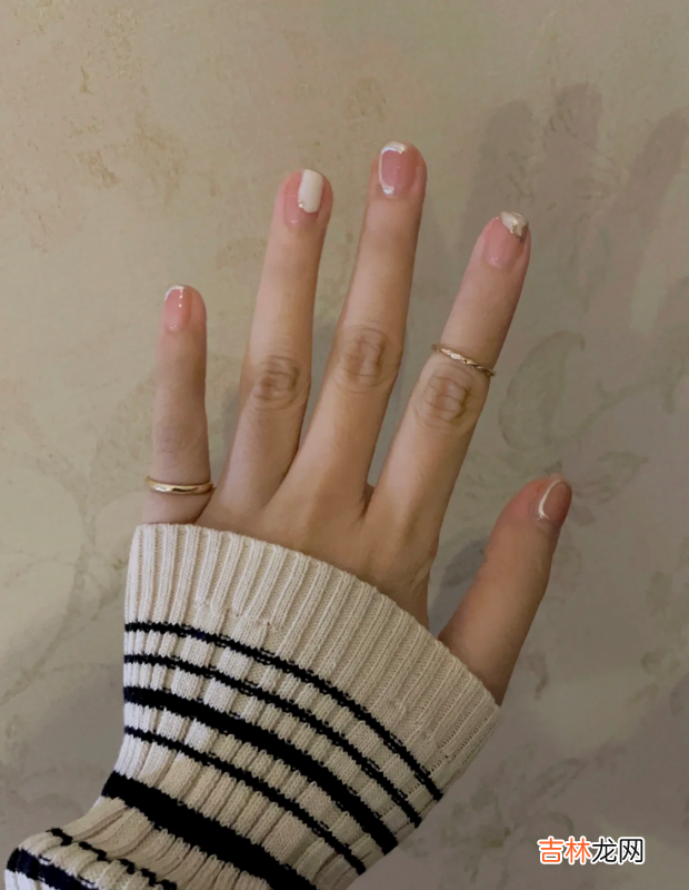 美甲图片简单 美甲图片简单大方显白