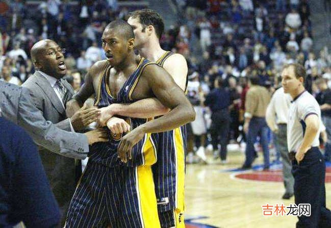 Nba十大打架事件 最严重的被凑出了脑浆