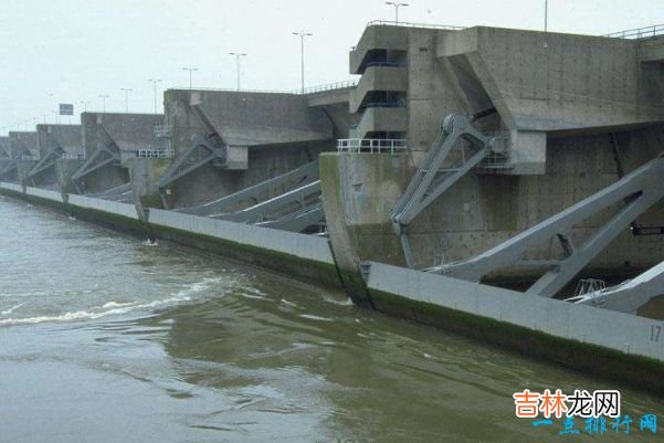 世界七大工程奇迹 混凝土量达1180万立方米