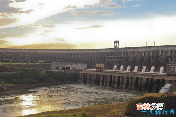 世界七大工程奇迹 混凝土量达1180万立方米