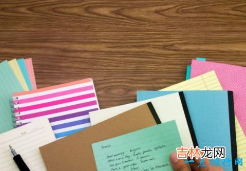 中、英、法、俄、西班牙和阿拉伯语 联合国六种官方语言