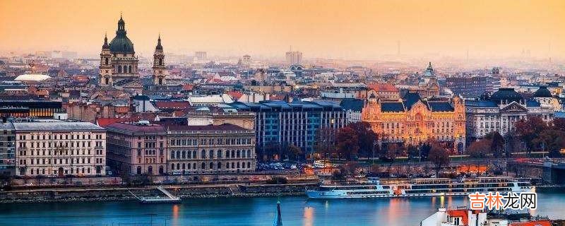 七月欧洲攻略穿什么衣服