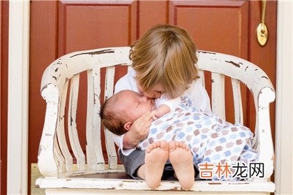 2021辛丑牛年农历五月初一出生的女孩要怎么起名合适?