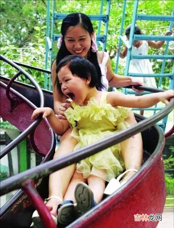 14歲上央視的天才少女，22歲未婚生3娃，她到底經曆了什麽？
