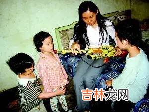 14歲上央視的天才少女，22歲未婚生3娃，她到底經曆了什麽？