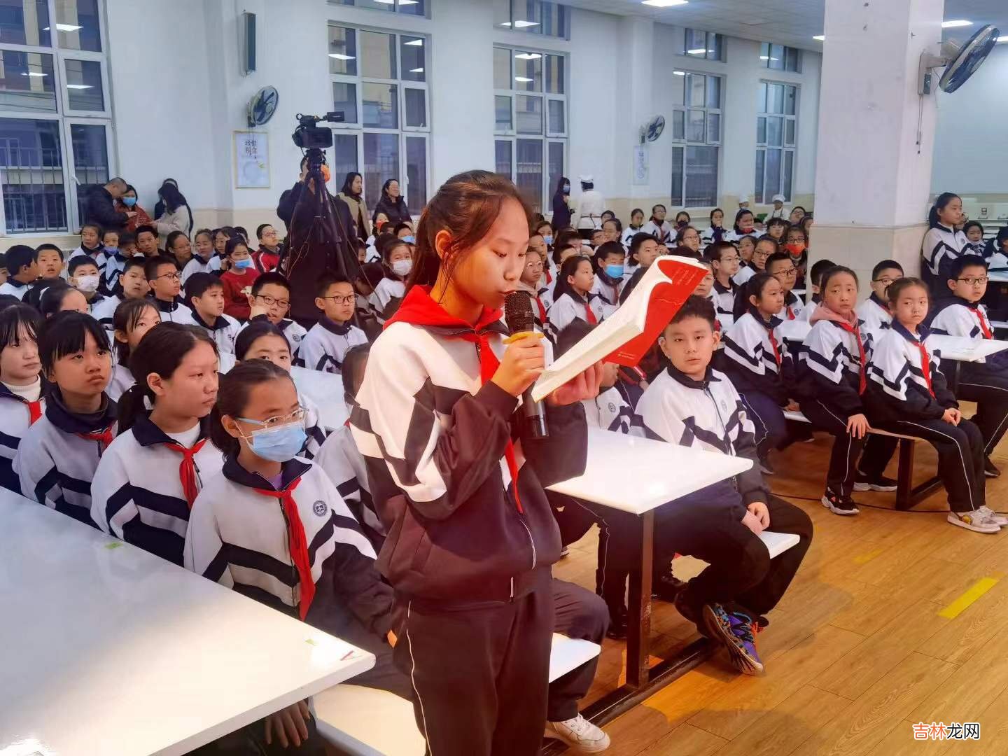 坐前排的都是家委会的孩子?以下3点,仇视家委会的人不看可惜了