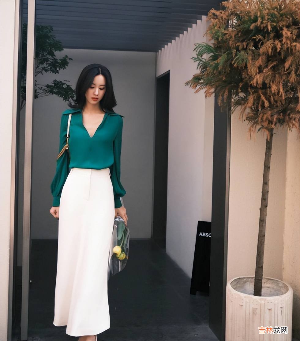 女人过了30岁，秋天建议多穿这3种颜色，高级有格调，还很显白