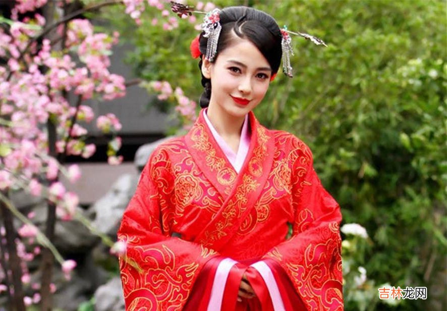 民间故事：书生爱上坟中女，苦恼无法做夫妻，女子：明晚河边捞人
