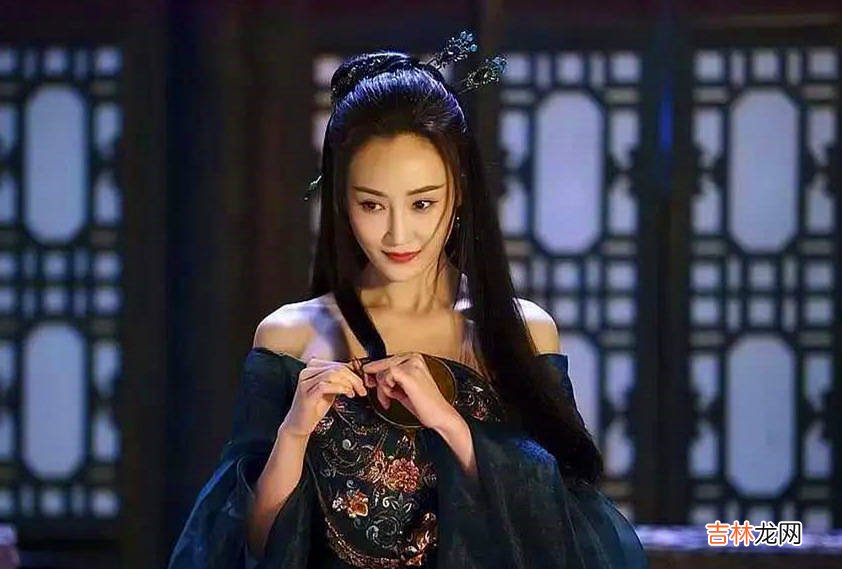 民间故事：书生爱上坟中女，苦恼无法做夫妻，女子：明晚河边捞人