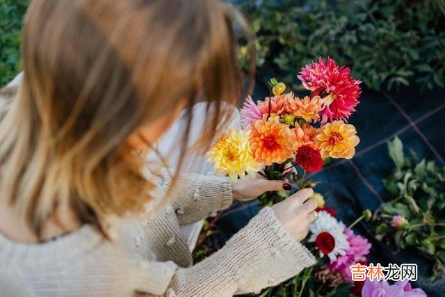 成年人的“感情博弈”:你不主动,我也不会主动找你