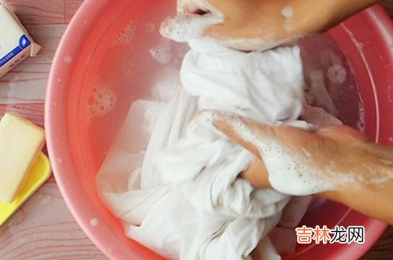 衣服发霉怎么洗掉黑斑