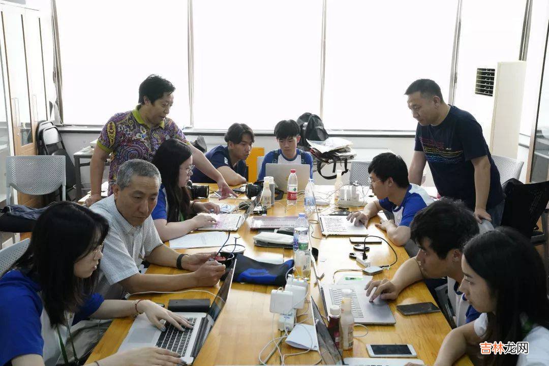 我，父亲早逝，打工读大学，28岁当上老板，给妈妈买200平大房子