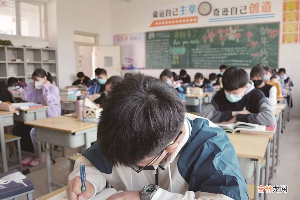 学生周末双休或将改为“单休制”？家长集体沸腾了，官方作出回应