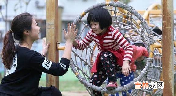 你不帮我养小，我不为你养老，没修养的女人才会这么说